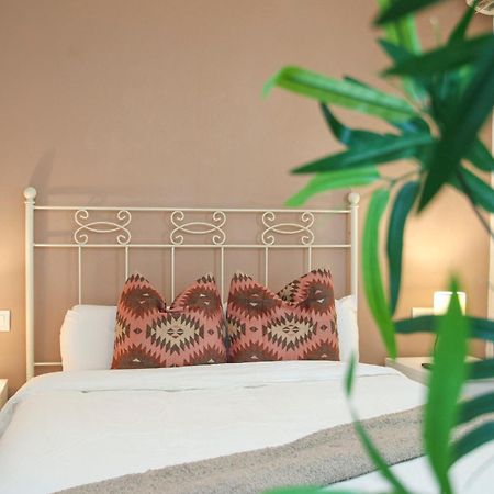 Spacious 2 Bedroom Apt In The Heart Of Triana Севилья Экстерьер фото