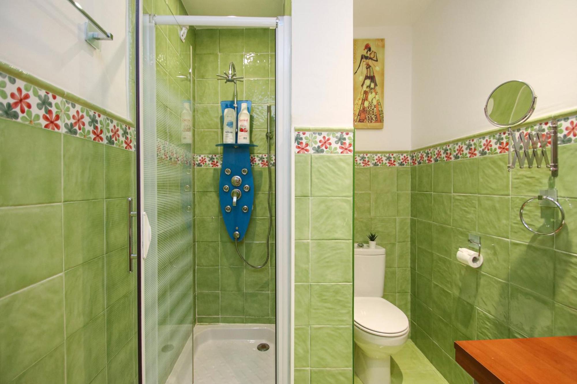 Spacious 2 Bedroom Apt In The Heart Of Triana Севилья Экстерьер фото